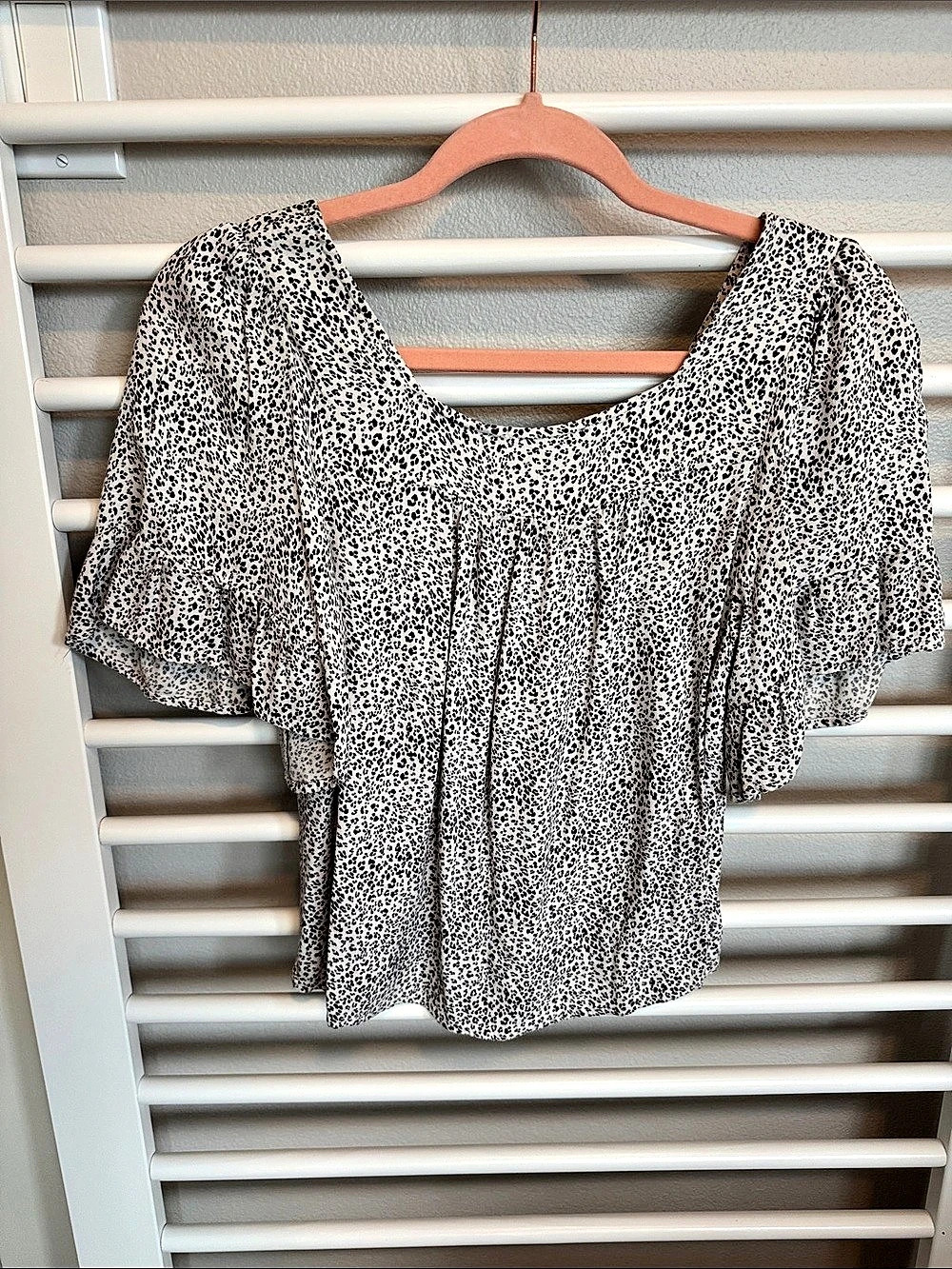 Urban Romantics Animal Print Blouse in White & Black Size Small